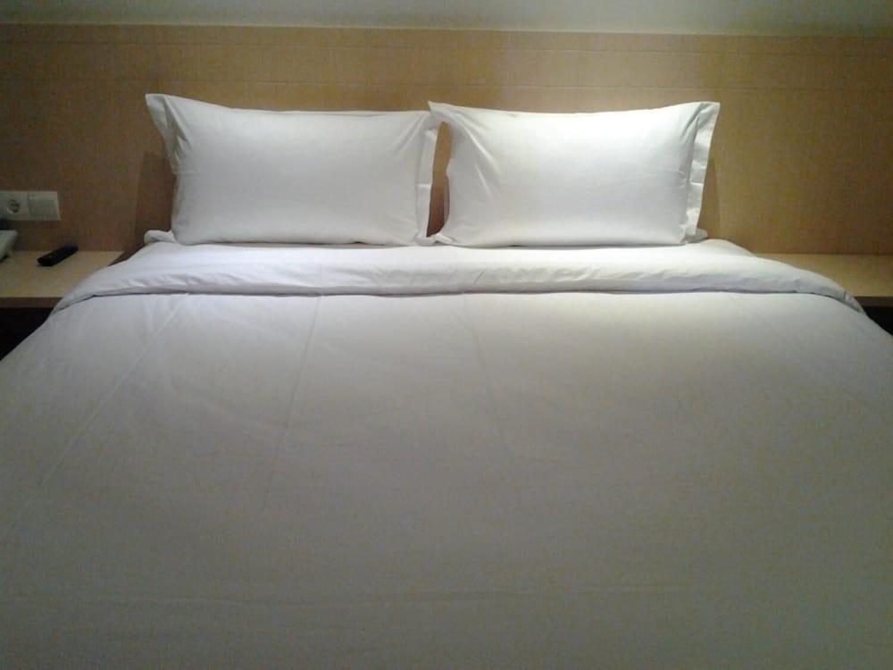 Zodiak Asia Afrika By Kagum Hotels Bandung Dış mekan fotoğraf